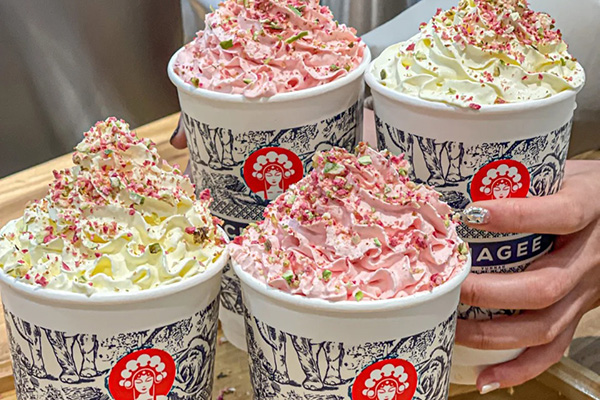 通过加盟霸王茶姬，抓住茶饮行业的商机，让财富触手可得